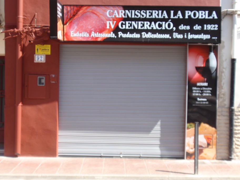 Puerta comercial 13